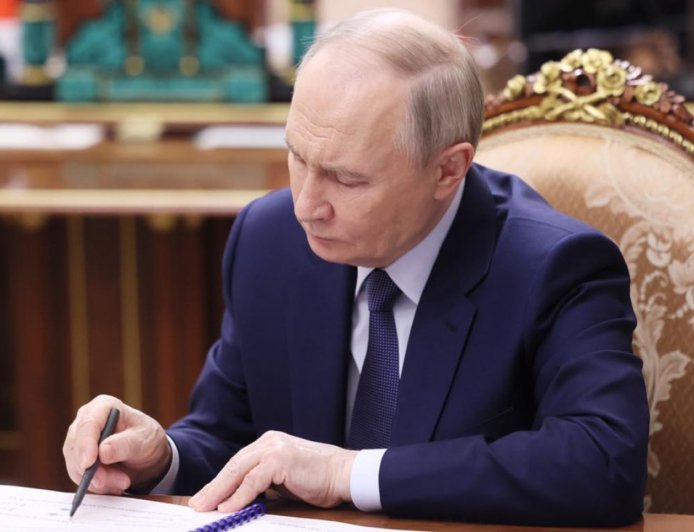 When the Kremlin Tried to Lock Down the Web, Russians Got Loud