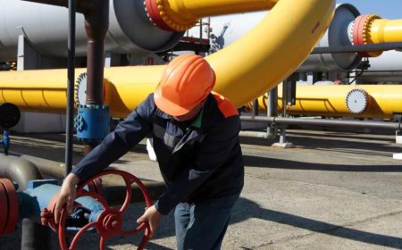 Oil Firms Post Blockbuster Profits as Europe Revives Windfall Tax Push