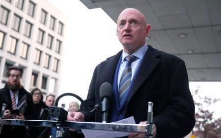 Appeals Court Signals It Won’t Let Pentagon Punish Sen. Mark Kelly Over 'Illegal Orders' Video