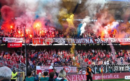 Prague derby chaos: Slavia fans storm pitch in 97th minute, title now in doubt