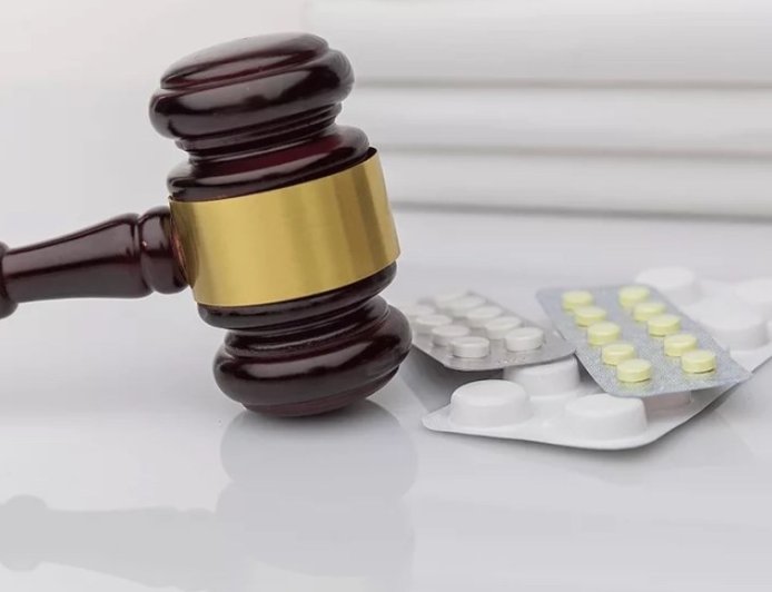 Appeals Court Halts Mail-Order Abortion Pills, Turning Convenience into a Legal Maze