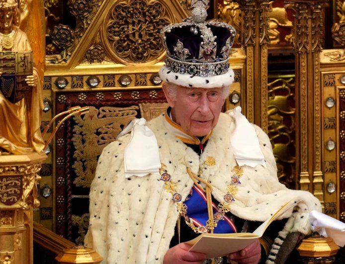 Royal Pageantry Meets Labour Chaos: King Reads Starmer’s Agenda Amid Rebellion