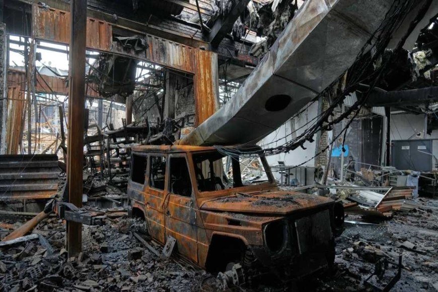 Israel launches strikes in southern Lebanon as a US‑Iran deal that could reopen the Strait of Hormuz nears completion