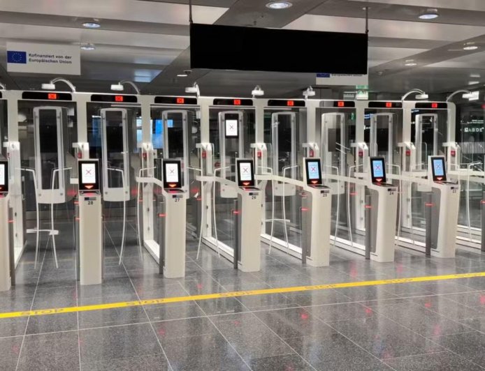 Starmer’s £5. 2bn Switzerland Deal: E-gates for Brits, No Roaming and Easier Business